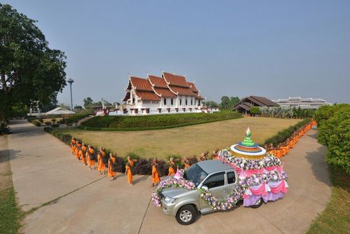 ภาพ No.11119: ธุดงค์อัญเชิญพระบรมธาตุประดิษฐาน ณ เจดีย์น้อยดอยสวรรค์ วัดแม่ขิง