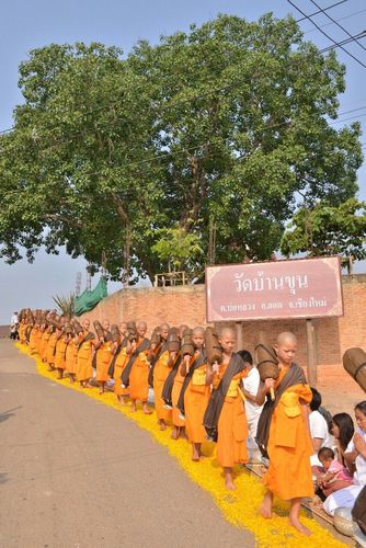 ภาพ No.11122: ธุดงค์อัญเชิญพระบรมธาตุประดิษฐาน ณ เจดีย์น้อยดอยสวรรค์ วัดแม่ขิง