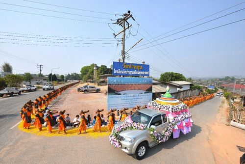 ภาพ No.11126: ธุดงค์อัญเชิญพระบรมธาตุประดิษฐาน ณ เจดีย์น้อยดอยสวรรค์ วัดแม่ขิง