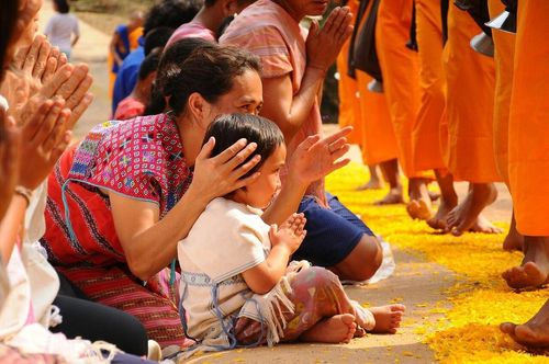 ภาพ No.11136: ธุดงค์อัญเชิญพระบรมธาตุประดิษฐาน ณ เจดีย์น้อยดอยสวรรค์ วัดแม่ขิง