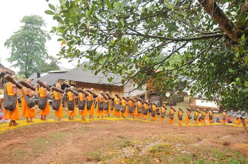 ภาพ No.11146: ธุดงค์อัญเชิญพระบรมธาตุประดิษฐาน ณ เจดีย์น้อยดอยสวรรค์ วัดแม่ขิง