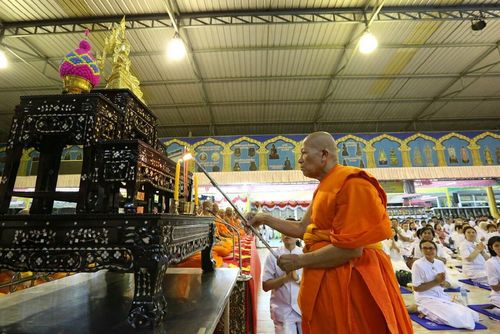 ภาพ No.11070:ประมวลภาพพิธีอัญเชิญรูปเหมือนพระมงคลเทพมุนีไปประดิษฐาน ณ วัดตาก้อง