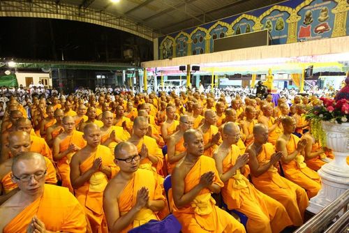 ภาพ No.11076:ประมวลภาพพิธีอัญเชิญรูปเหมือนพระมงคลเทพมุนีไปประดิษฐาน ณ วัดตาก้อง