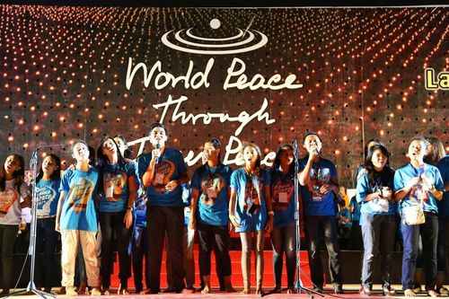 ภาพ No.11091:ประมวลภาพพิธีจุดประทีปเพื่อสันติภาพโลกครั้งที่ 2 ที่ประเทศฟิลิปปินส์