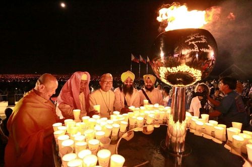 ภาพ No.11095:ประมวลภาพพิธีจุดประทีปเพื่อสันติภาพโลกครั้งที่ 2 ที่ประเทศฟิลิปปินส์