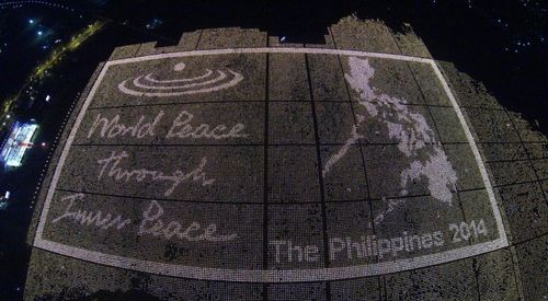 ภาพ No.11103:ประมวลภาพพิธีจุดประทีปเพื่อสันติภาพโลกครั้งที่ 2 ที่ประเทศฟิลิปปินส์