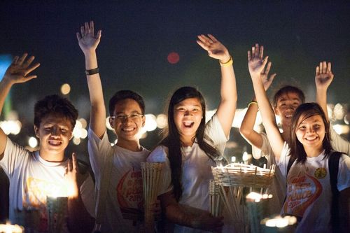 ภาพ No.11111:ประมวลภาพพิธีจุดประทีปเพื่อสันติภาพโลกครั้งที่ 2 ที่ประเทศฟิลิปปินส์