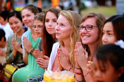 ภาพ No.11212:ประมวลภาพธุดงค์ธรรมชัยอัญเชิญพระบรมธาตุ วันที่ 7 พ.ค. 2557 จ.พระนครศรีอยุธยา