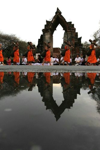 ภาพ No.11216:ประมวลภาพธุดงค์ธรรมชัยอัญเชิญพระบรมธาตุ วันที่ 7 พ.ค. 2557 จ.พระนครศรีอยุธยา