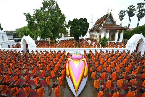 ภาพ No.11236:ประมวลภาพธุดงค์ธรรมชัยอัญเชิญพระบรมธาตุ วันที่ 7 พ.ค. 2557 จ.พระนครศรีอยุธยา