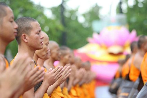 ภาพ No.11242:ประมวลภาพธุดงค์ธรรมชัยอัญเชิญพระบรมธาตุ วันที่ 7 พ.ค. 2557 จ.พระนครศรีอยุธยา