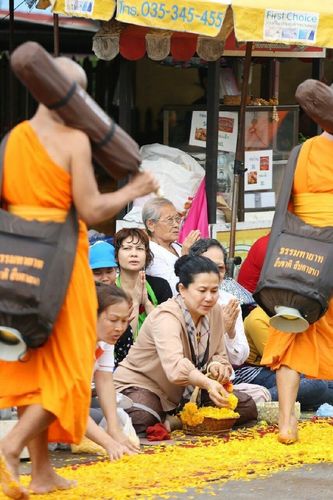 ภาพ No.11248:ประมวลภาพธุดงค์ธรรมชัยอัญเชิญพระบรมธาตุ วันที่ 7 พ.ค. 2557 จ.พระนครศรีอยุธยา