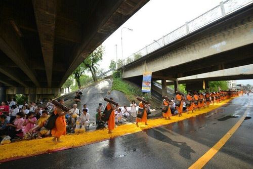 ภาพ No.11252:ประมวลภาพธุดงค์ธรรมชัยอัญเชิญพระบรมธาตุ วันที่ 7 พ.ค. 2557 จ.พระนครศรีอยุธยา