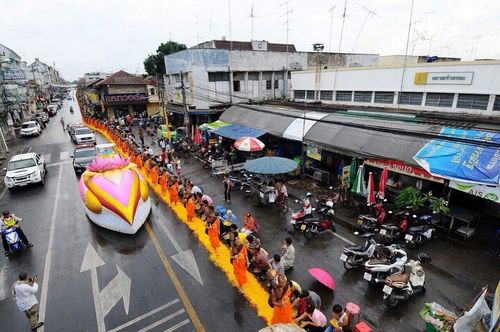 ภาพ No.11254:ประมวลภาพธุดงค์ธรรมชัยอัญเชิญพระบรมธาตุ วันที่ 7 พ.ค. 2557 จ.พระนครศรีอยุธยา
