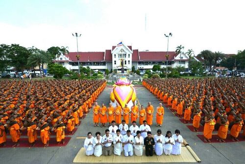 ภาพ No.11257:ประมวลภาพธุดงค์ธรรมชัยอัญเชิญพระบรมธาตุ วันที่ 8 พ.ค. 2557 จ.สระบุรี