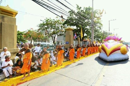 ภาพ No.11271:ประมวลภาพธุดงค์ธรรมชัยอัญเชิญพระบรมธาตุ วันที่ 8 พ.ค. 2557 จ.สระบุรี