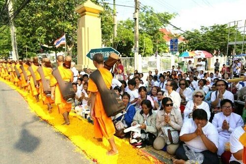 ภาพ No.11295:ประมวลภาพธุดงค์ธรรมชัยอัญเชิญพระบรมธาตุ วันที่ 8 พ.ค. 2557 จ.สระบุรี