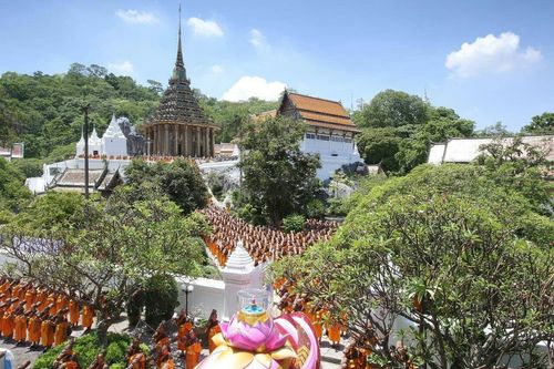 ภาพ No.11329:ประมวลภาพธุดงค์ธรรมชัยอัญเชิญพระบรมธาตุ วันที่ 8 พ.ค. 2557 จ.สระบุรี