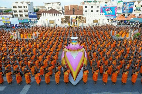 ภาพ No.11337:ประมวลภาพธุดงค์ธรรมชัยอัญเชิญพระบรมธาตุ วันที่ 9 พ.ค. 2557 จ.นครราชสีมา