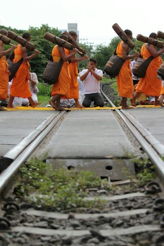 ภาพ No.11339:ประมวลภาพธุดงค์ธรรมชัยอัญเชิญพระบรมธาตุ วันที่ 9 พ.ค. 2557 จ.นครราชสีมา