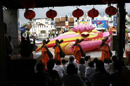 ภาพ No.11346:ประมวลภาพธุดงค์ธรรมชัยอัญเชิญพระบรมธาตุ วันที่ 9 พ.ค. 2557 จ.นครราชสีมา