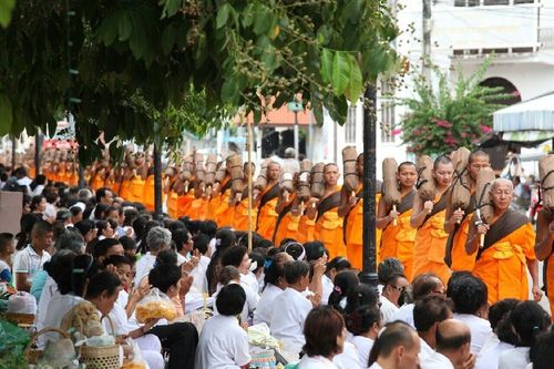 ภาพ No.11348:ประมวลภาพธุดงค์ธรรมชัยอัญเชิญพระบรมธาตุ วันที่ 9 พ.ค. 2557 จ.นครราชสีมา