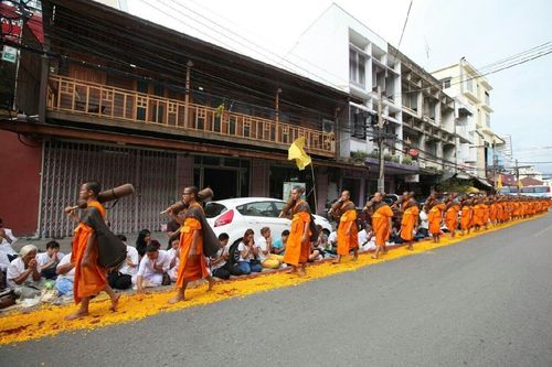 ภาพ No.11349:ประมวลภาพธุดงค์ธรรมชัยอัญเชิญพระบรมธาตุ วันที่ 9 พ.ค. 2557 จ.นครราชสีมา
