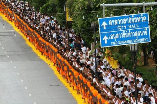 ภาพ No.11350:ประมวลภาพธุดงค์ธรรมชัยอัญเชิญพระบรมธาตุ วันที่ 9 พ.ค. 2557 จ.นครราชสีมา