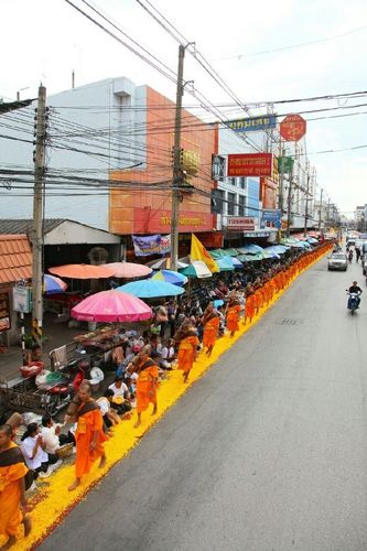 ภาพ No.11353:ประมวลภาพธุดงค์ธรรมชัยอัญเชิญพระบรมธาตุ วันที่ 9 พ.ค. 2557 จ.นครราชสีมา