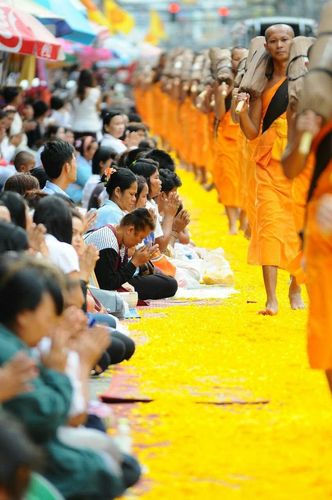 ภาพ No.11355:ประมวลภาพธุดงค์ธรรมชัยอัญเชิญพระบรมธาตุ วันที่ 9 พ.ค. 2557 จ.นครราชสีมา
