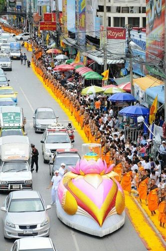 ภาพ No.11356:ประมวลภาพธุดงค์ธรรมชัยอัญเชิญพระบรมธาตุ วันที่ 9 พ.ค. 2557 จ.นครราชสีมา