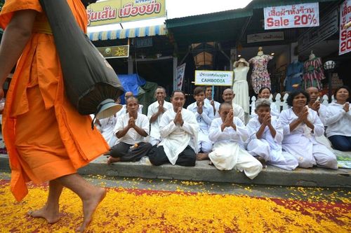 ภาพ No.11364:ประมวลภาพธุดงค์ธรรมชัยอัญเชิญพระบรมธาตุ วันที่ 9 พ.ค. 2557 จ.นครราชสีมา