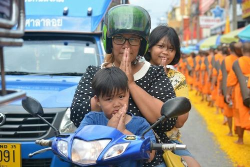 ภาพ No.11361:ประมวลภาพธุดงค์ธรรมชัยอัญเชิญพระบรมธาตุ วันที่ 9 พ.ค. 2557 จ.นครราชสีมา