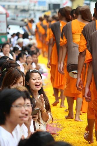 ภาพ No.11380:ประมวลภาพธุดงค์ธรรมชัยอัญเชิญพระบรมธาตุ วันที่ 9 พ.ค. 2557 จ.นครราชสีมา