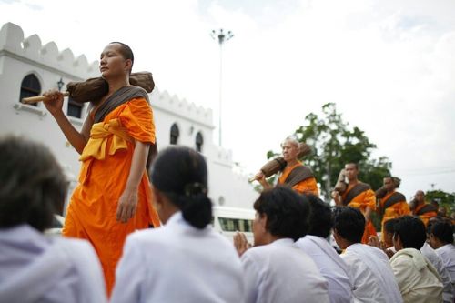 ภาพ No.11383:ประมวลภาพธุดงค์ธรรมชัยอัญเชิญพระบรมธาตุ วันที่ 9 พ.ค. 2557 จ.นครราชสีมา