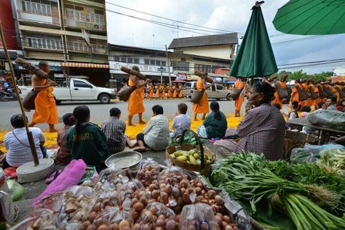 ภาพ No.11385:ประมวลภาพธุดงค์ธรรมชัยอัญเชิญพระบรมธาตุ วันที่ 9 พ.ค. 2557 จ.นครราชสีมา