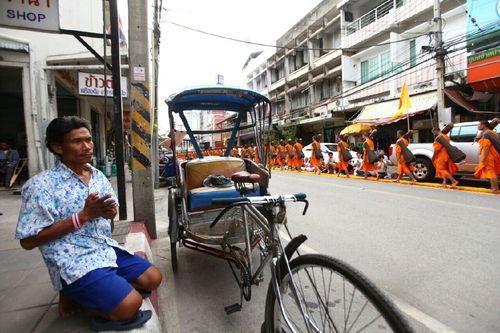 ภาพ No.11390:ประมวลภาพธุดงค์ธรรมชัยอัญเชิญพระบรมธาตุ วันที่ 9 พ.ค. 2557 จ.นครราชสีมา