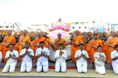 ภาพ No.11401:ประมวลภาพธุดงค์ธรรมชัยอัญเชิญพระบรมธาตุ วันที่ 9 พ.ค. 2557 จ.นครราชสีมา