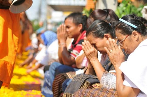 ภาพ No.11412:ประมวลภาพธุดงค์ธรรมชัยอัญเชิญพระบรมธาตุ วันที่ 12 พ.ค.2557 จ.หนองคาย