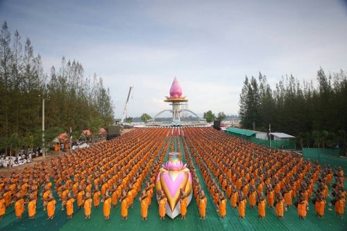 ภาพ No.11420:ประมวลภาพธุดงค์ธรรมชัยอัญเชิญพระบรมธาตุ วันที่ 12 พ.ค.2557 จ.หนองคาย