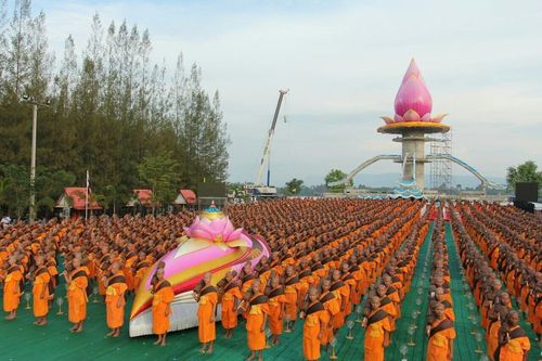 ภาพ No.11423:ประมวลภาพธุดงค์ธรรมชัยอัญเชิญพระบรมธาตุ วันที่ 12 พ.ค.2557 จ.หนองคาย