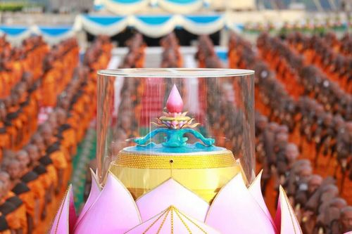 ภาพ No.11424:ประมวลภาพธุดงค์ธรรมชัยอัญเชิญพระบรมธาตุ วันที่ 12 พ.ค.2557 จ.หนองคาย