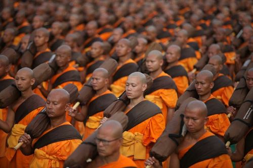 ภาพ No.11428:ประมวลภาพธุดงค์ธรรมชัยอัญเชิญพระบรมธาตุ วันที่ 12 พ.ค.2557 จ.หนองคาย