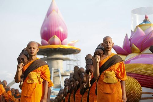 ภาพ No.11430:ประมวลภาพธุดงค์ธรรมชัยอัญเชิญพระบรมธาตุ วันที่ 12 พ.ค.2557 จ.หนองคาย