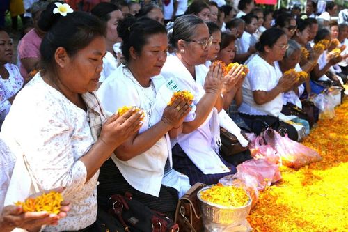 ภาพ No.11451:ประมวลภาพธุดงค์ธรรมชัยอัญเชิญพระบรมธาตุ วันที่ 12 พ.ค.2557 จ.หนองคาย