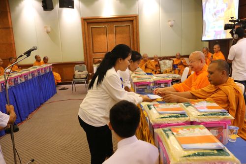 ภาพ No.11706:พิธีถวายสังฆทานแด่คณะสงฆ์ 323 วัด ใน 4 จังหวัดภาคใต้ ครั้งที่ 103