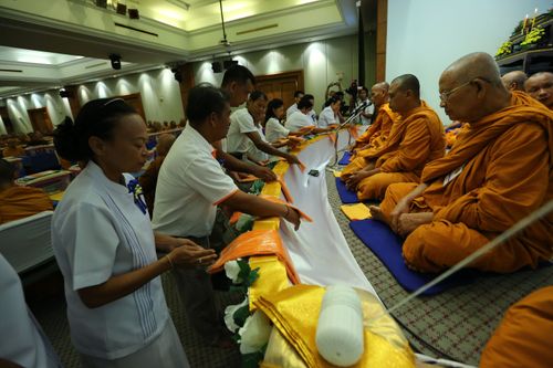 ภาพ No.11710:พิธีถวายสังฆทานแด่คณะสงฆ์ 323 วัด ใน 4 จังหวัดภาคใต้ ครั้งที่ 103