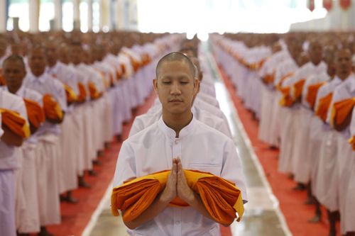 ภาพ No.36747:พิธีบรรพชา กล่าวคำขอบรรพชา และคล้องอังสะ