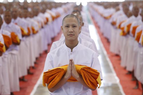 ภาพ No.36745:พิธีบรรพชา กล่าวคำขอบรรพชา และคล้องอังสะ