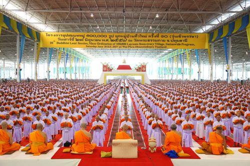 ภาพ No.36827:พิธีบรรพชา กล่าวคำขอบรรพชา และคล้องอังสะ